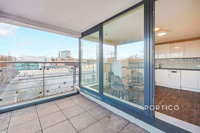 3 Bedroom Flat To Rent In Shaftesbury Place, Warwick Road, London, W14