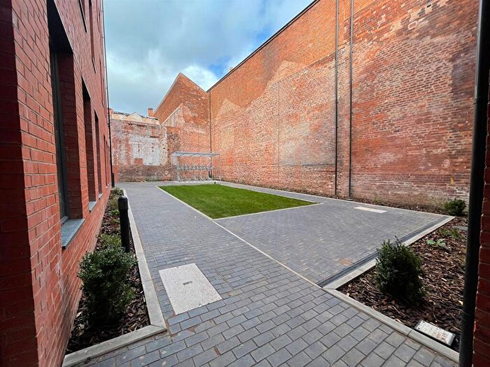 2 Bedroom Apartment To Rent In Camden Street, Birmingham, B1