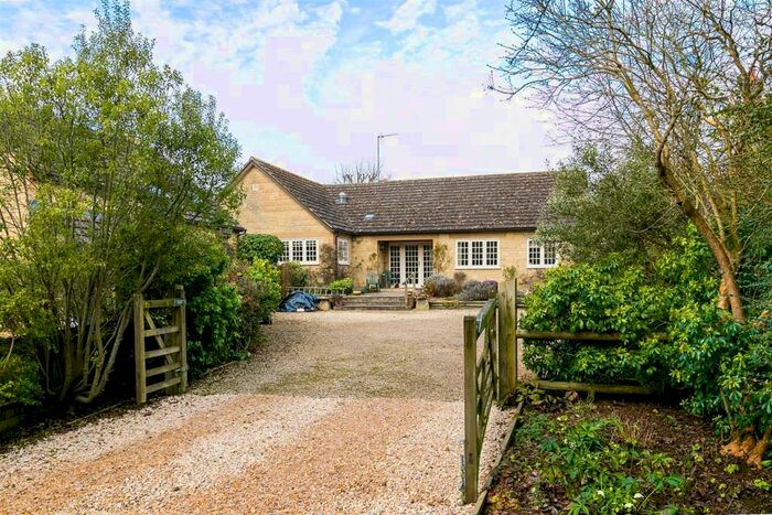 3 Bedroom Detached Bungalow For Sale In Grove Acre, Chadlington., OX7