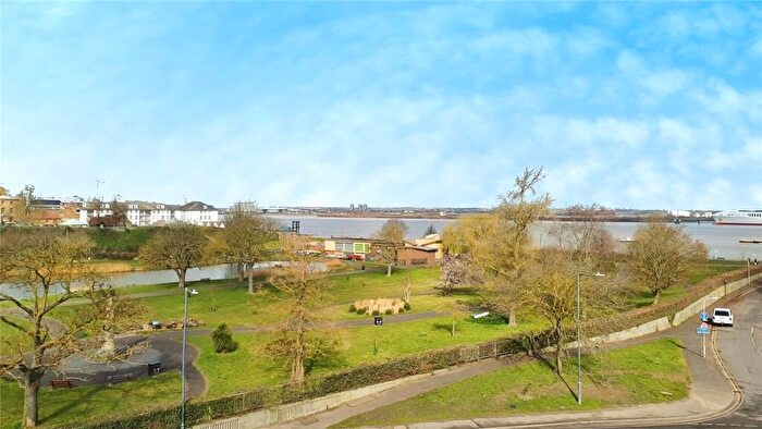 2 Bedroom Flat For Sale In Romulus Road, Gravesend, Kent, DA12