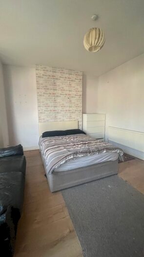 6 Bedroom Detached House To Rent In Eswyn Road, London, SW17