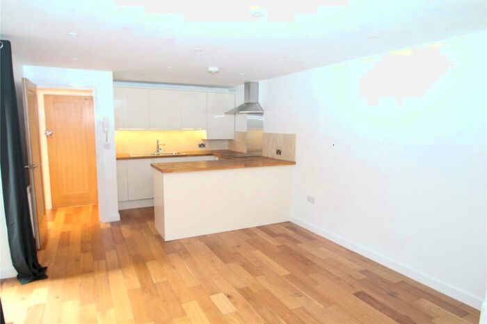 1 Bedroom Apartment To Rent In High Street, Littlehampton, West Sussex, BN17