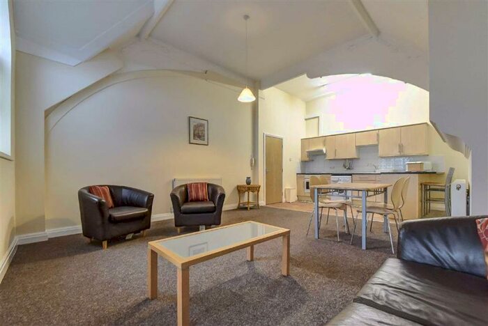 2 Bedroom Flat To Rent In Rosedale Mansions, Boulevard, Hull, HU3