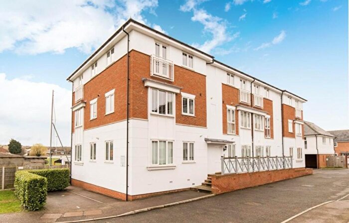2 Bedroom Flat To Rent In Wicketts End, Whitstable, Kent, CT5