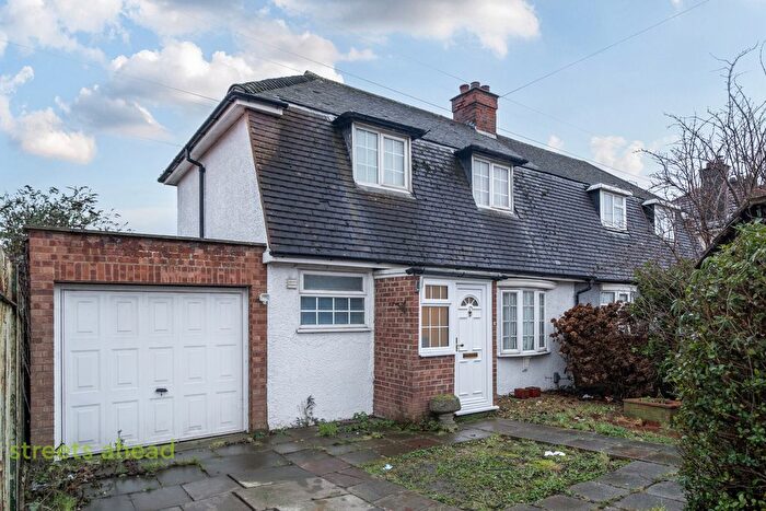 2 Bedroom Semi Detached House For Sale In Martin Crescent, Croydon, CR0