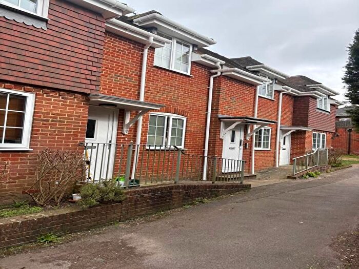 1 Bedroom Flat To Rent In Beacon Hill Road, Hindhead, GU26