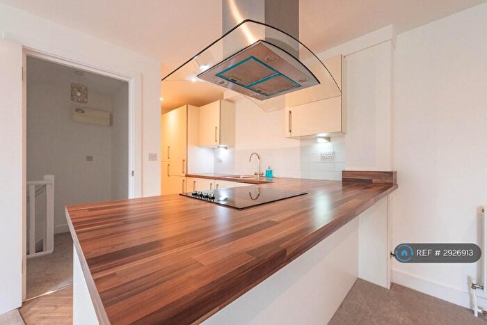 2 Bedroom Flat To Rent In Bartholomew St, Newbury, RG14