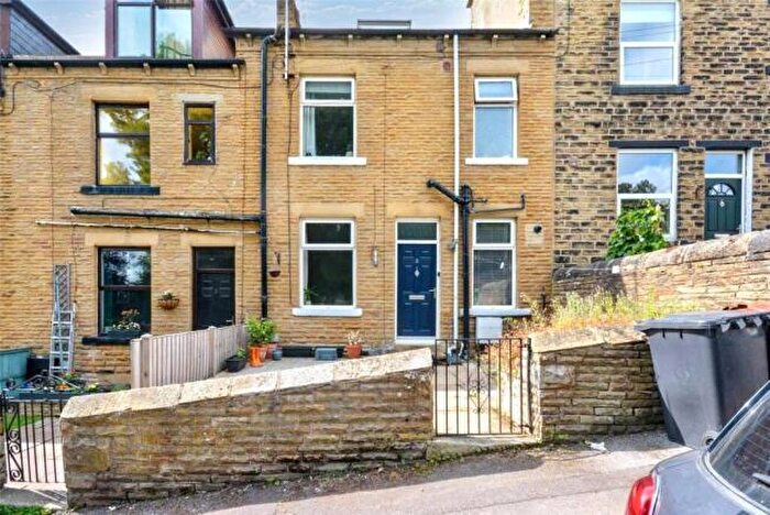 2 Bedroom Terraced House To Rent In Low Bank Street, Farsley, LS28