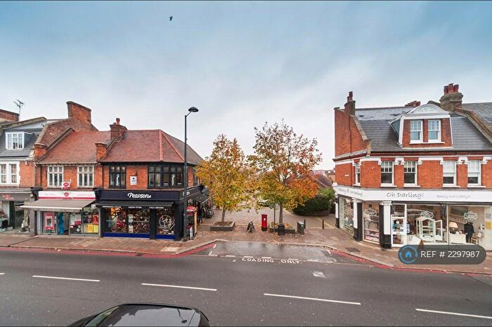 Studio To Rent In Upper Richmond Road West, London, SW14