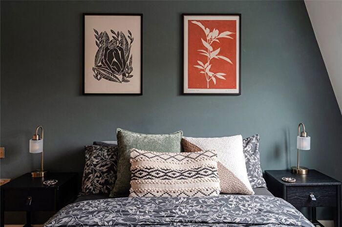 1 Bedroom Flat To Rent In Palace Road, London, SW2