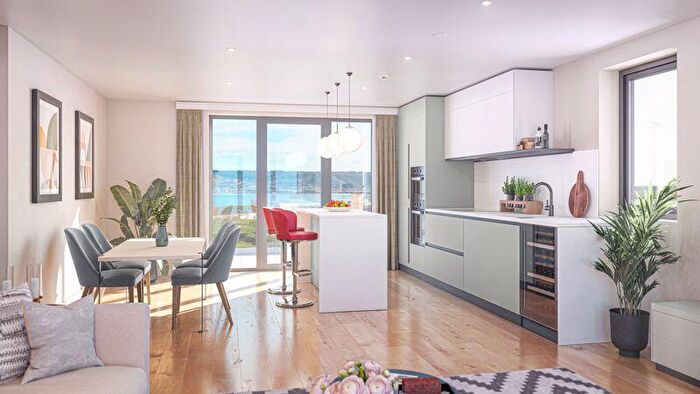 2 Bedroom Flat For Sale In Chesil Beach, Weymouth, NO1