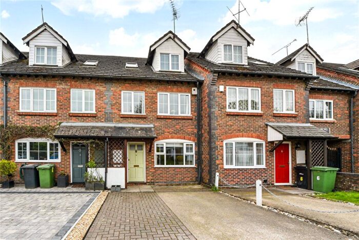 4 Bedroom Terraced House For Sale In The Mews, Madeline Road, Petersfield, Hampshire, GU31