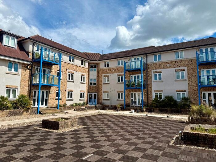 2 Bedroom Flat To Rent In Hulse Road, Southampton, Hampshire, SO15