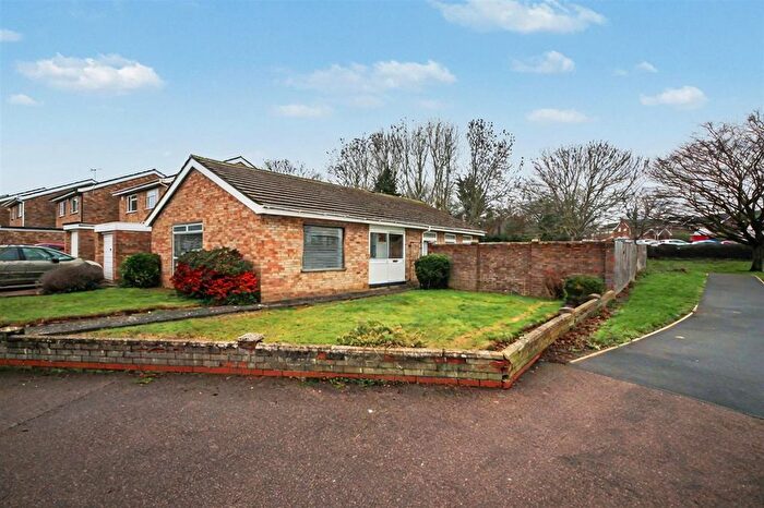 3 Bedroom Bungalow For Sale In Bure Close, Bedford, MK41