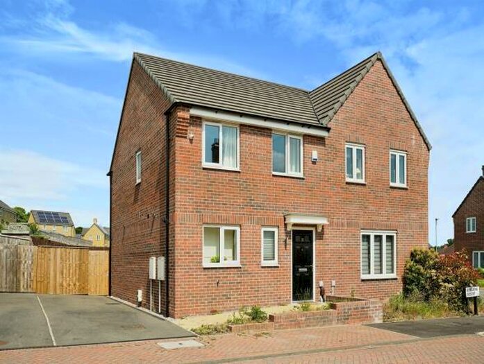 3 Bedroom Semi-Detached House To Rent In Blencartha Crescent, Leeds, LS9