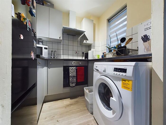 1 Bedroom Flat For Sale In Jack Clow Road, Stratford, E15