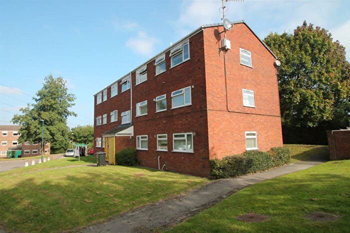 2 Bedroom Flat For Sale In Clent Way, Birmingham, B32