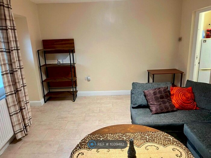 1 Bedroom Flat To Rent In London, London E7