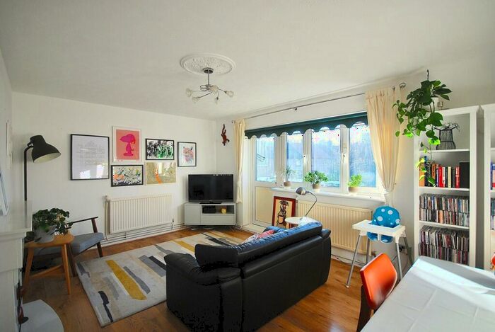 2 Bedroom Flat To Rent In Thorne Close, London, E16