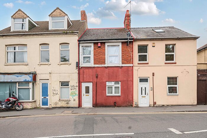 3 Bedroom Block Of Flats For Sale In Victoria Road, Old Town, Swindon, SN1