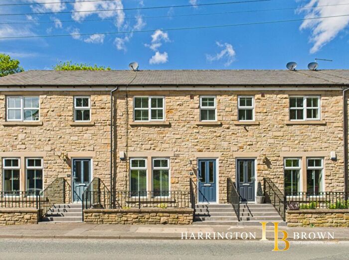 2 Bedroom Town House For Sale In Broadoak Mews, Low Westwood, NE17