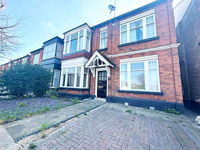 1 Bedroom Studio To Rent In Bowes Road, London, N13