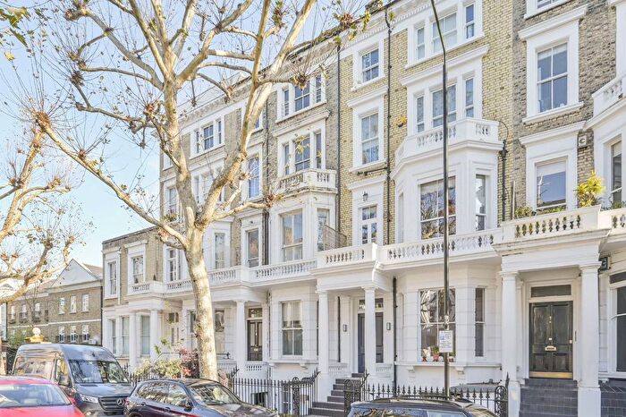 Studio To Rent In Marloes Road, Kensington, London, W8