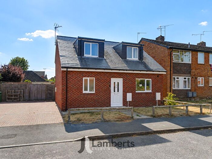 3 Bedroom Detached Bungalow For Sale In Allendale Court, Studley, B80