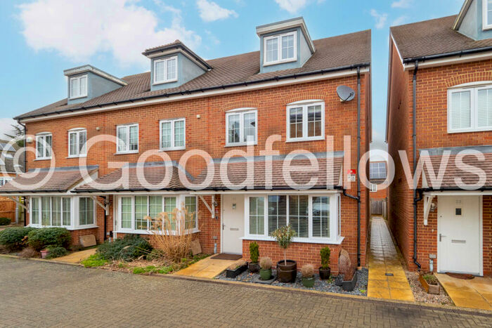 4 Bedroom End Of Terrace House To Rent In Damson Way, Carshalton, SM5