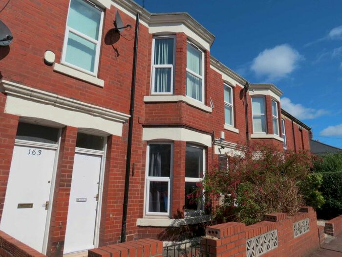2 Bedroom Flat To Rent In Simonside Terrace, Newcastle Upon Tyne, NE6