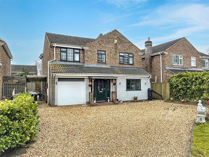 4 Bedroom Detached House For Sale In Oak Road, Stamford, PE9