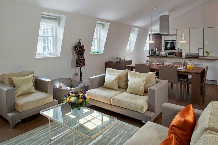 3 Bedroom Flat To Rent In Brompton Road, Knightsbridge, London, SW7