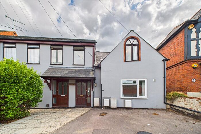 2 Bedroom Maisonette For Sale In Priest Hill, Caversham, Reading, Berkshire, RG4