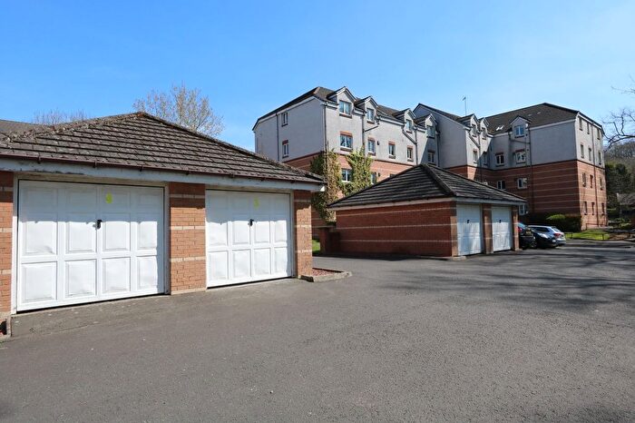 Garage / Parking To Rent In Cartbank Grove, Glasgow, Glasgow City, G44
