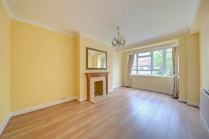 2 Bedroom Flat To Rent In Edge Hill, Wimbledon, SW19