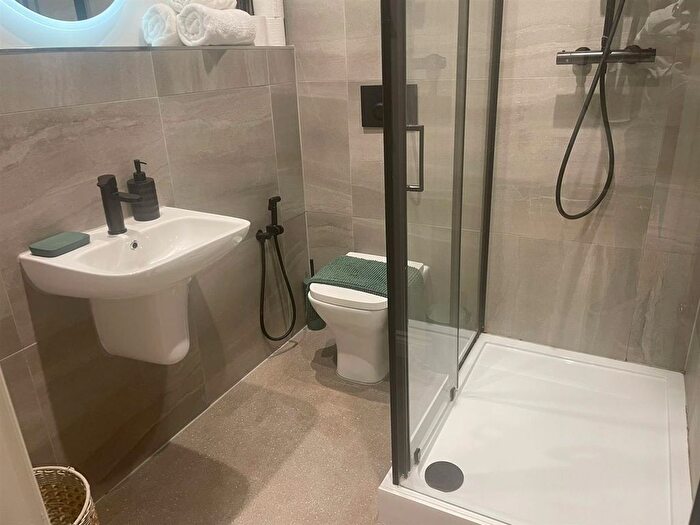 1 Bedroom Flat To Rent In North Street, Leeds, LS2