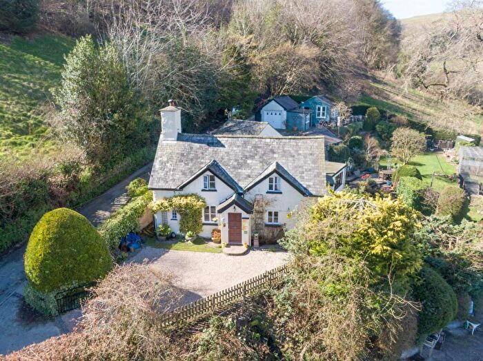 3 Bedroom Detached House For Sale In Fron Bache, Llangollen, LL20