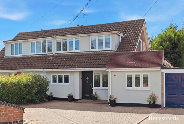 3 Bedroom Semi-Detached House For Sale In Perry Street, Billericay, CM12