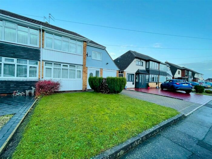 3 Bedroom Semi-Detached House To Rent In Lea View, Willenhall WV12