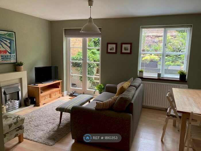 3 Bedroom Maisonette To Rent In Allen Road, London, N16