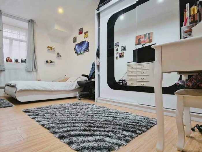 3 Bedroom Flat To Rent In Upton Heights, Upton Lane, Forest Gate, London, E7