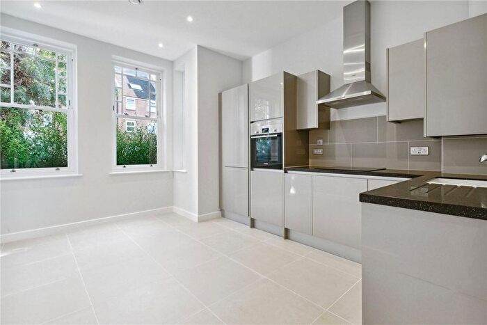 2 Bedroom Flat To Rent In Sutton Court Road, Chiswick, W4