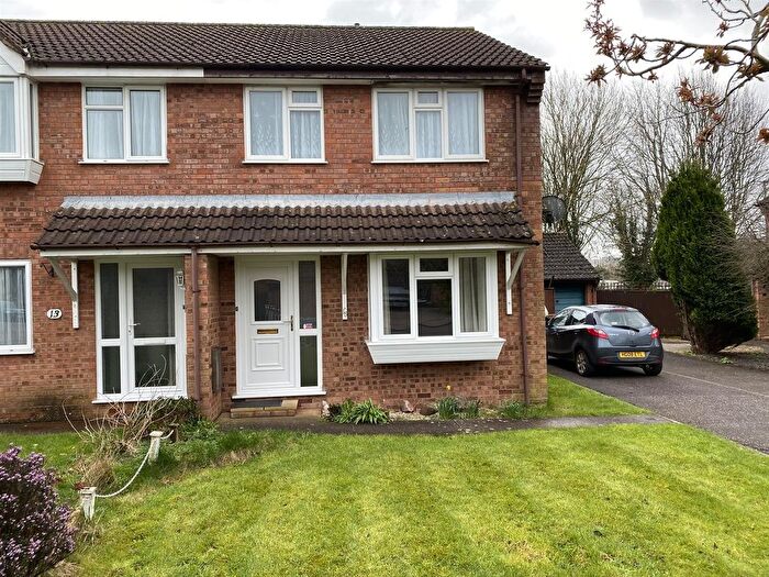 3 Bedroom Semi-detached House To Rent In Foxglove Close, Tiverton, EX16