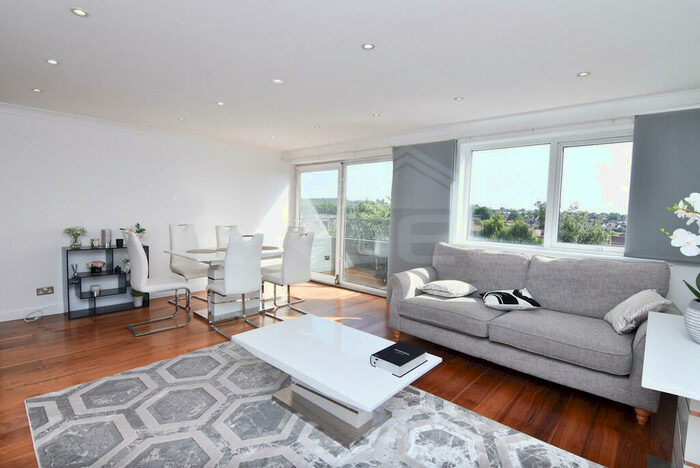 3 Bedroom Penthouse To Rent In Charlton Lodge, Temple Fortune Lane, Golders Green, NW11