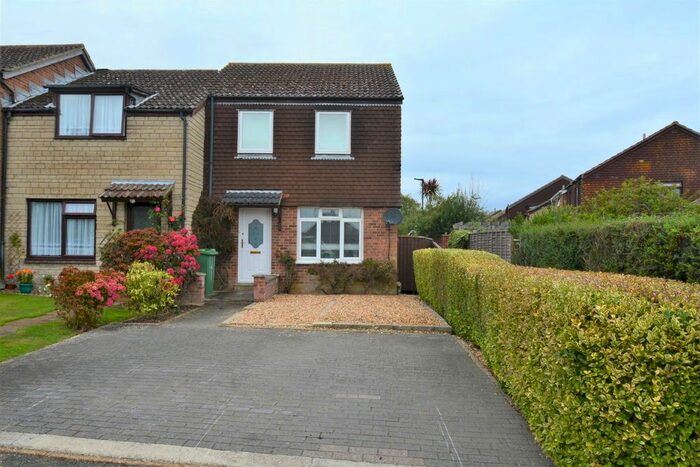 3 Bedroom Semi-Detached House To Rent In Fleet Way, Newport, PO30