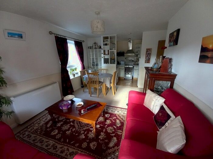 2 Bedroom Flat To Rent In Leckhampton Place, Cheltenham, GL53