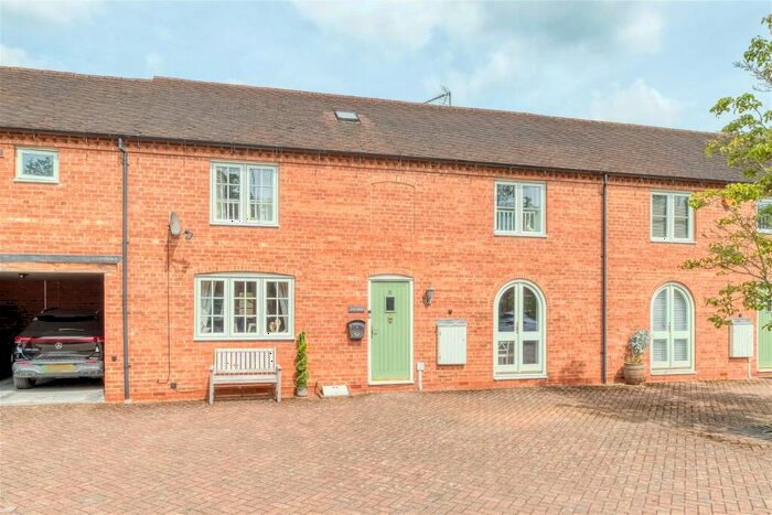 4 Bedroom Mews For Sale In Mill Court, Alvechurch, B48