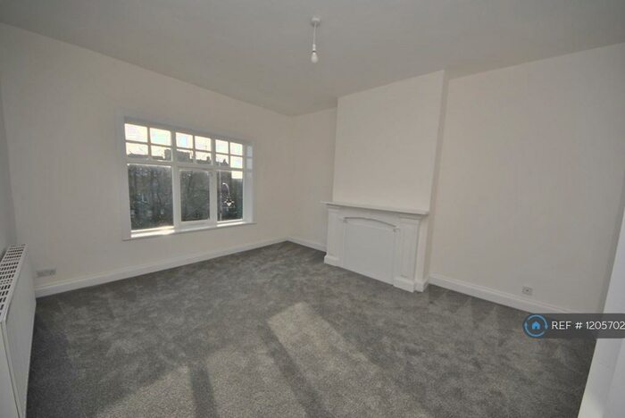 2 Bedroom Flat To Rent In Lord Street, Southport, PR8