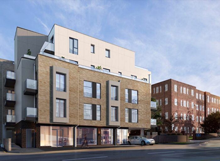 3 Bedroom Flat To Rent In Tenby Mansions, Brent Street, Hendon, NW4