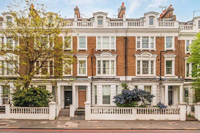 1 Bedroom Flat For Sale In Holland Road, Holland Park, W14